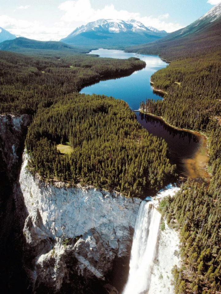 Eagle'S Nest Resort Anahim Lake Bagian luar foto